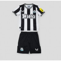 Camisa de time de futebol Newcastle United Replicas 1º Equipamento Infantil 2023-24 Manga Curta (+ Calças curtas)
